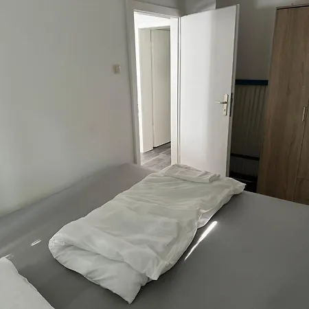 شقة Ri 1,richthofenstr.4,30519 Hannover,eg Rechts,2 X Sz Balkon