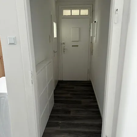 Ri 1,richthofenstr.4,30519 Hannover,eg Rechts,2 X Sz Balkon Apartment