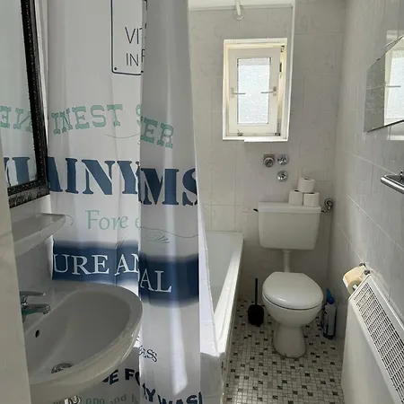 Ri 1,richthofenstr.4,30519 Hannover,eg Rechts,2 X Sz Balkon *